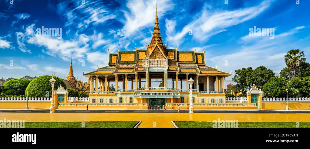 Istana Raja di Phnom Penh yang megah dan indah