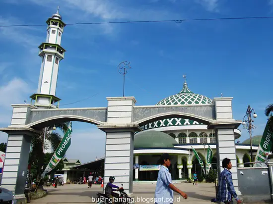 Foto eksterior Masjid Bandar Jaya