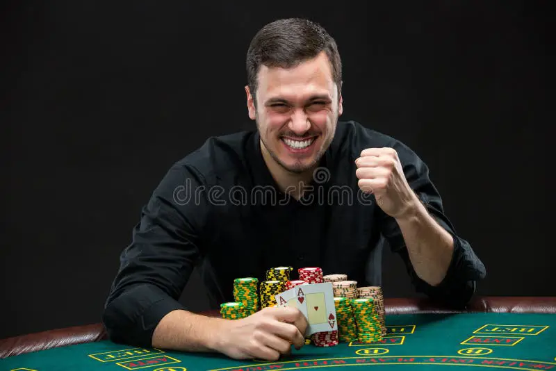 Pemain poker yang sedang menang