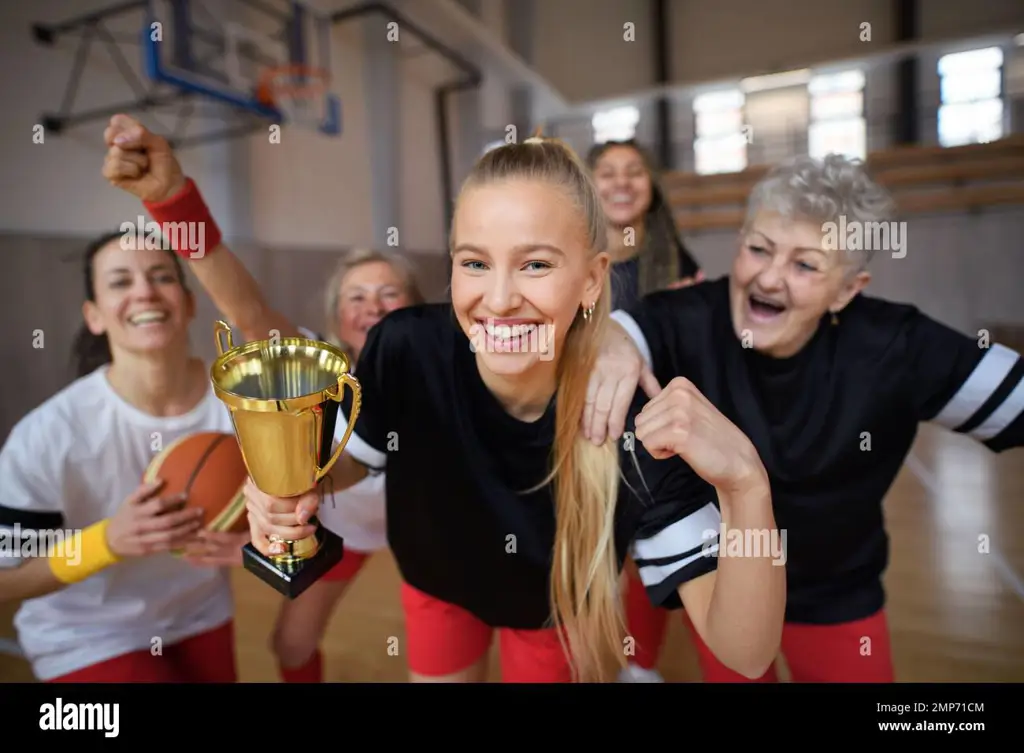 Tim basket merayakan kemenangan