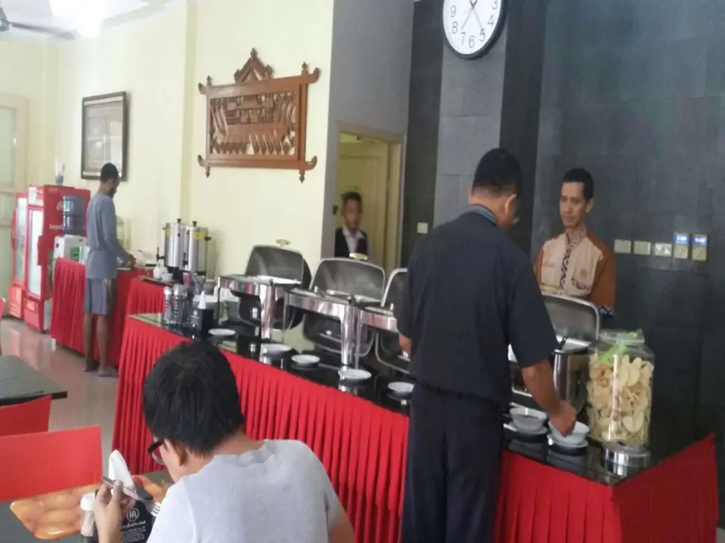 Foto interior kamar Hotel Andalas Bandar Lampung yang nyaman dan modern