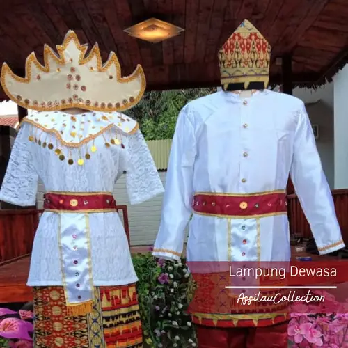 Contoh kerajinan tangan khas Lampung seperti songket dan anyaman