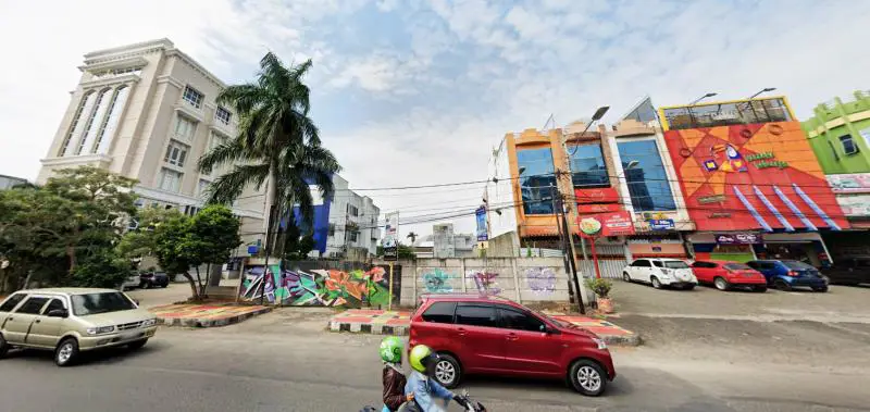 Masyarakat berkumpul di Bundaran Gajah Bandar Lampung