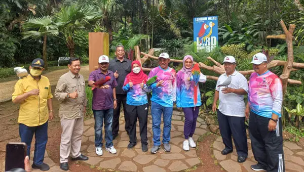 Suasana pasar burung di Bandar Lampung