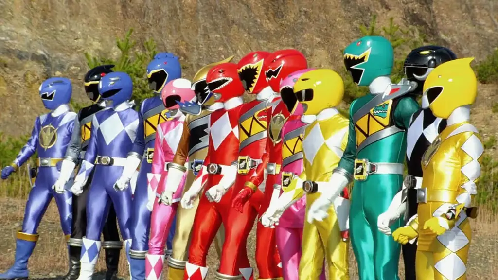 Para Power Rangers Beast Morphers bekerja sama dengan kompak