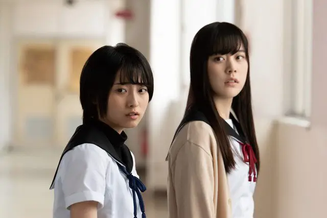 Foto di balik layar pembuatan film live action Gakkou Gurashi!