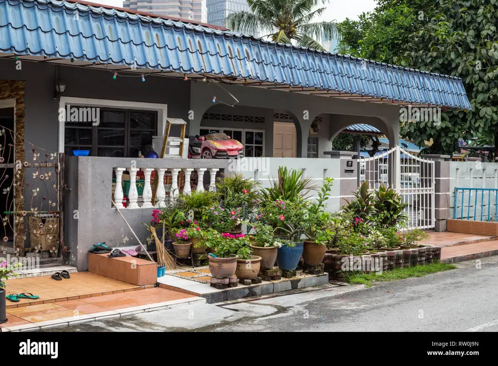 Rumah adat di Kecamatan Bandar Baru