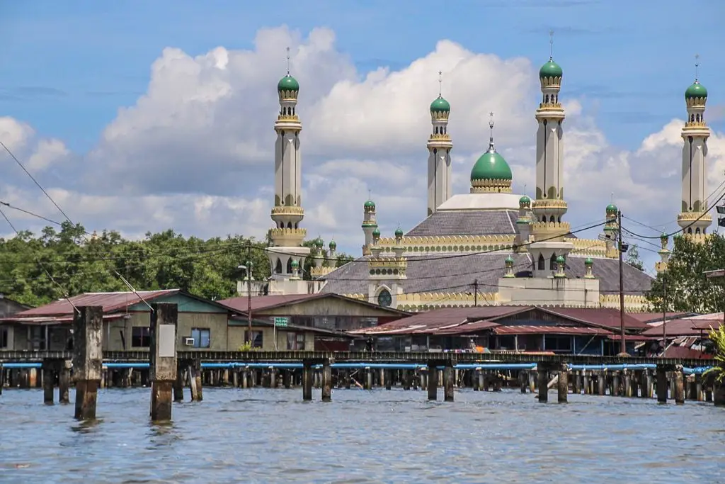 Kehidupan di Kampung Ayer