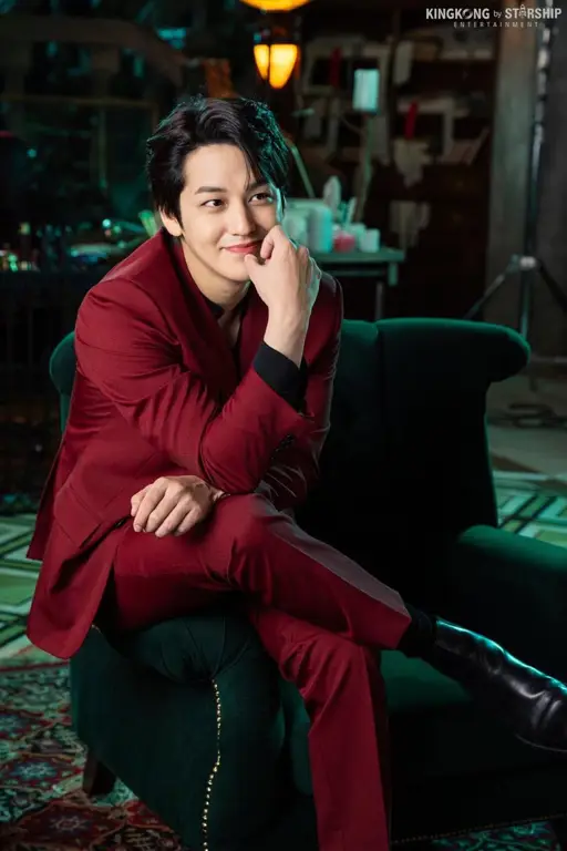 Kim Bum sebagai Yi Rang dalam Tale of the Nine Tailed