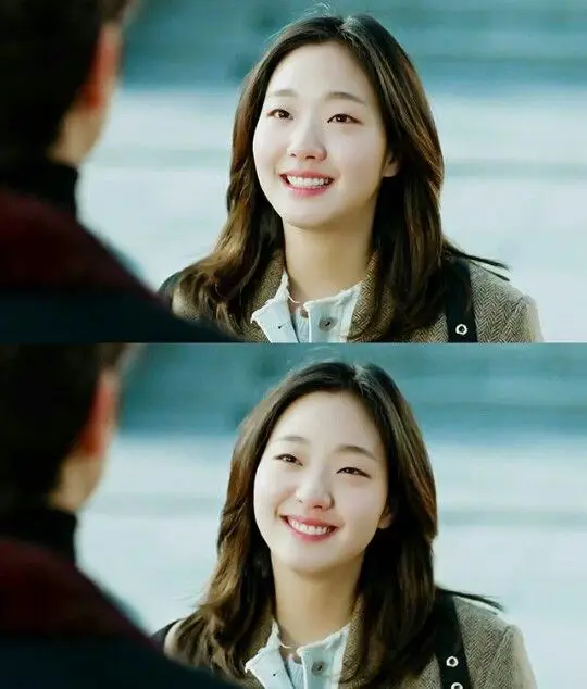 Kim Go Eun sebagai Ji Eun Tak