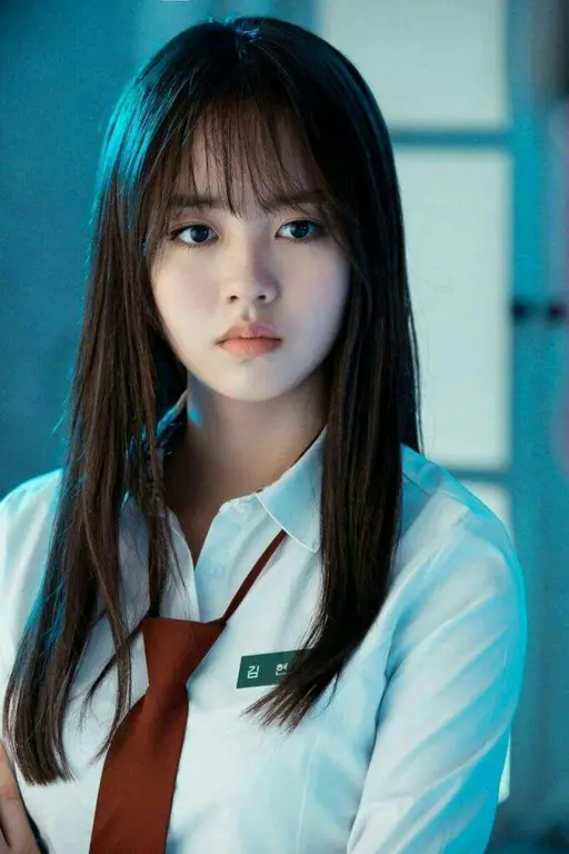 Adegan Kim So Hyun dalam drama Who Are You: School 2015