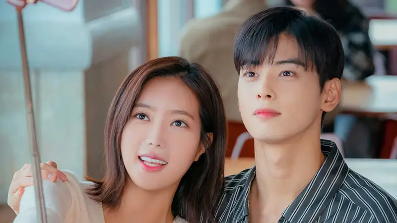 Foto Im Soo-hyang dan Cha Eun-woo dalam drama My ID Gangnam Beauty