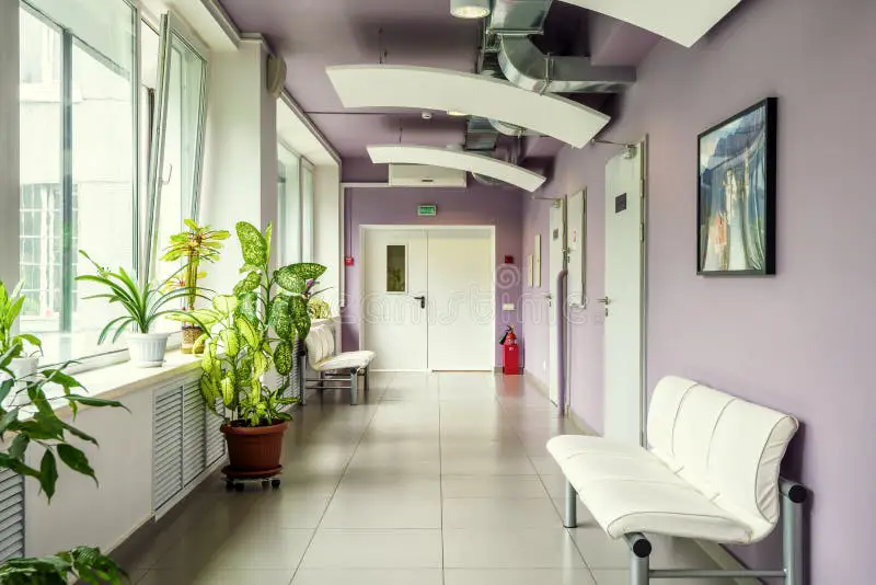 Interior klinik modern dan bersih