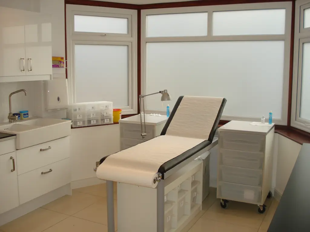 Gambar klinik sunat modern di Bandar Lampung