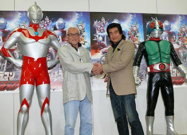 Ilustrasi kolaborasi Ultraman dan Kamen Rider