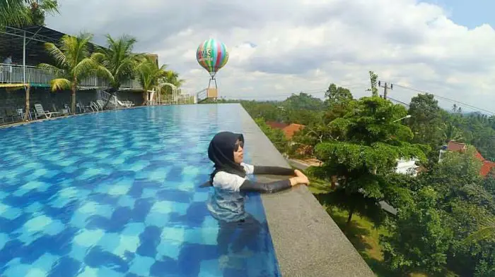 Foto kolam renang Hotel Bukit Mas Bandar Lampung yang menyegarkan