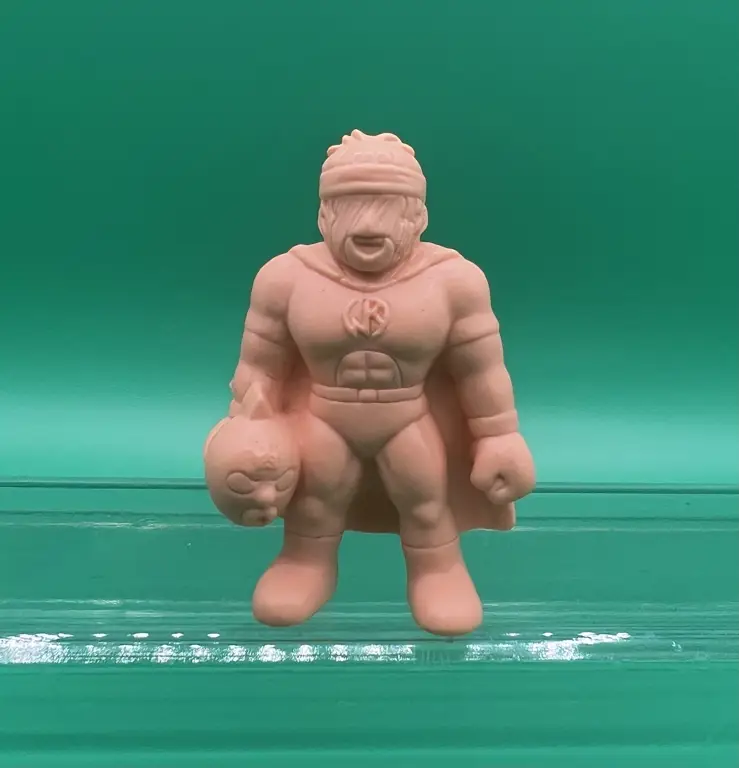 Berbagai merchandise Kinnikuman yang menarik