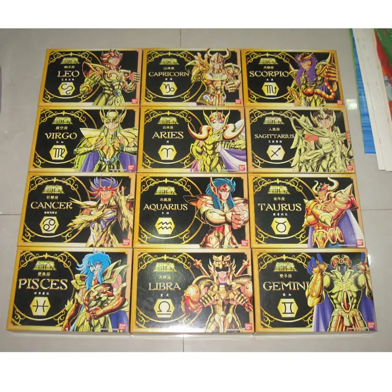 Berbagai macam merchandise Saint Seiya seperti figur, poster, dan lain-lain.