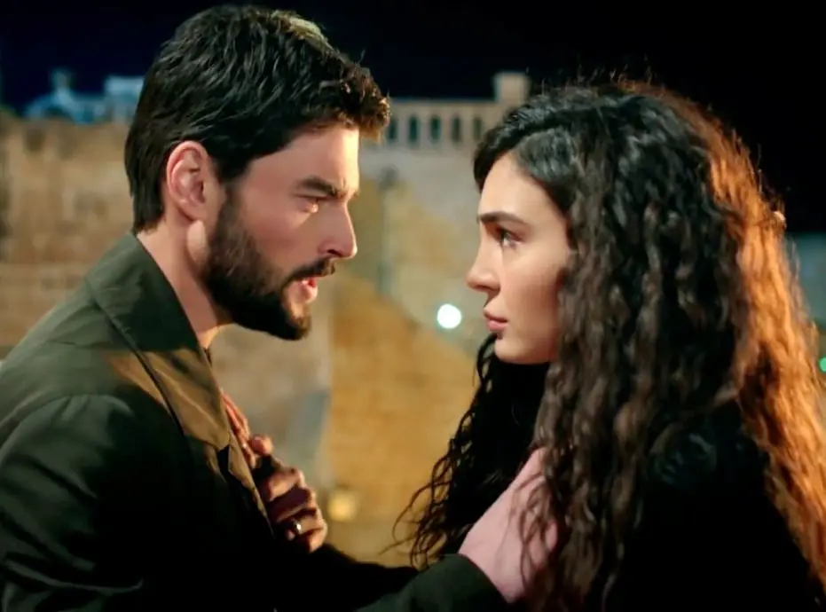 Adegan konflik dalam Hercai episode 3