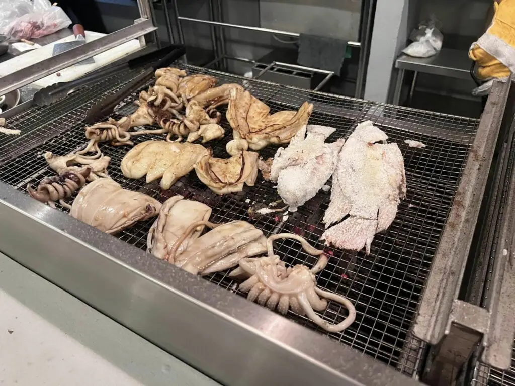 Kuliner Khas Bandar Labuhan Restoran seafood di Bandar Labuhan