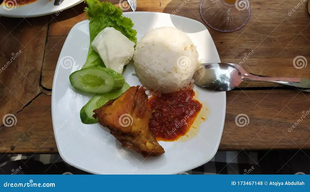 Berbagai macam makanan Indonesia yang lezat