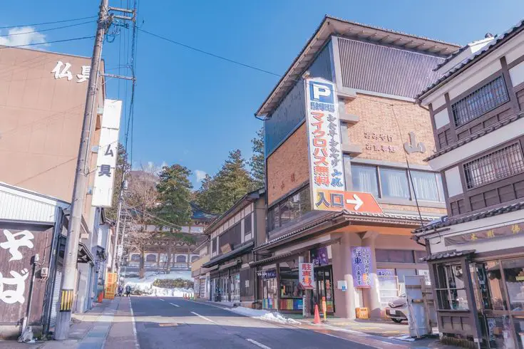 Pemandangan kota kecil di Jepang, latar cerita Tamako Love Story