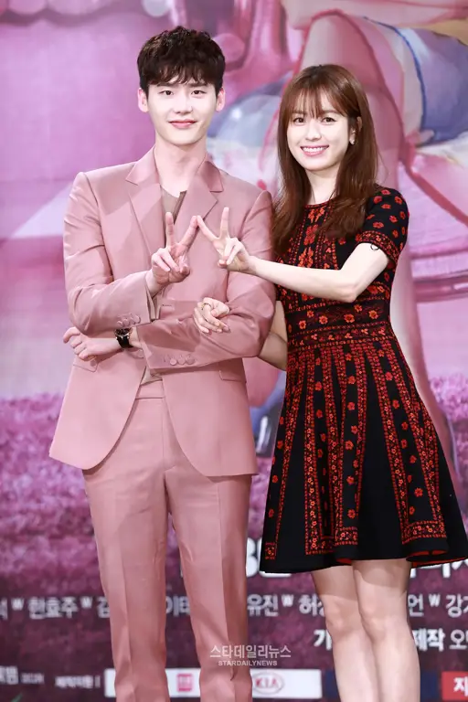 Lee Jong Suk dan Han Hyo Joo sebagai pemeran utama drakor W