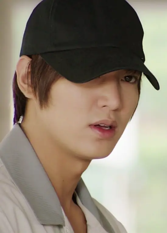 Lee Min Ho sebagai pemeran utama dalam drama City Hunter