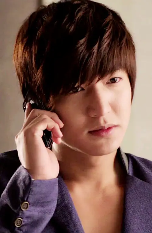 Adegan romantis Lee Min Ho dan Park Min Young di City Hunter