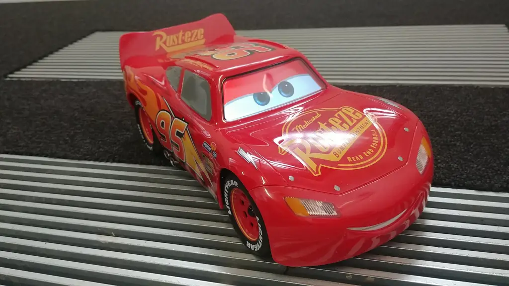 Gambar Lightning McQueen dari Cars 3