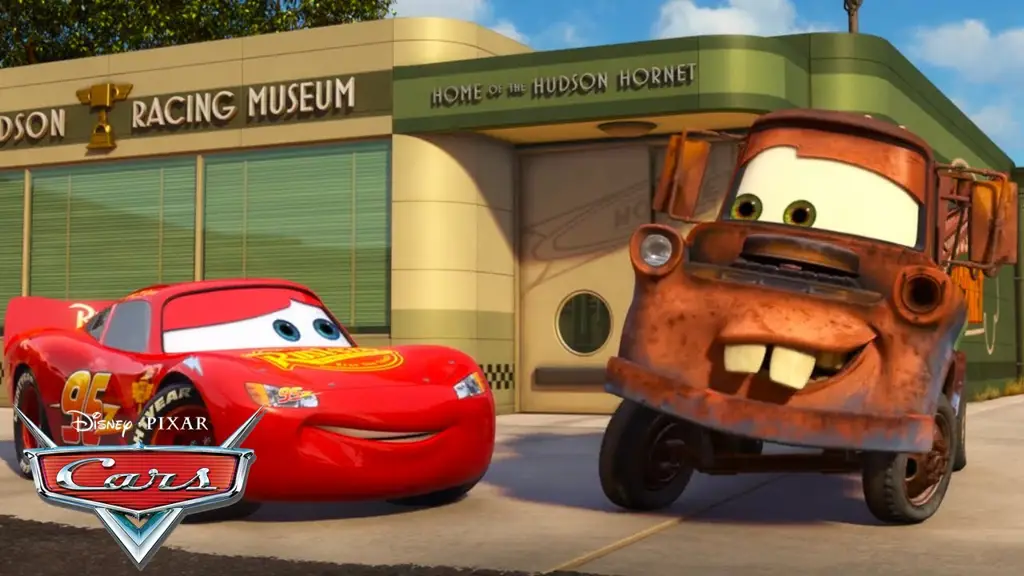 Lightning McQueen dan Mater sedang balapan