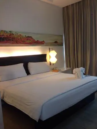 Gambar lobi Hotel Lusy yang nyaman dan modern