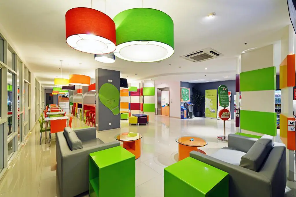 Foto lobi Hotel Anugrah Express Bandar Lampung yang nyaman dan modern