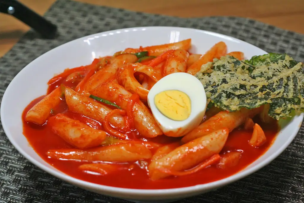 Gambar makanan korea yang ditampilkan di Amazing Saturday