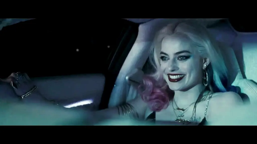 Margot Robbie sebagai Harley Quinn dalam film The Suicide Squad