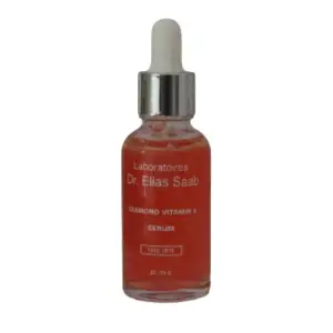 Botol serum vitamin e dari dekat