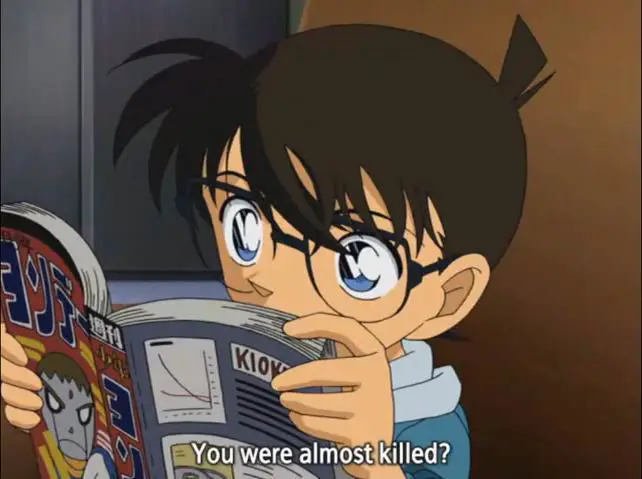 Gambar seseorang menonton anime Detective Conan