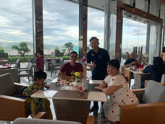 Restoran mewah di Bandar Lampung dengan suasana elegan dan hidangan berkualitas