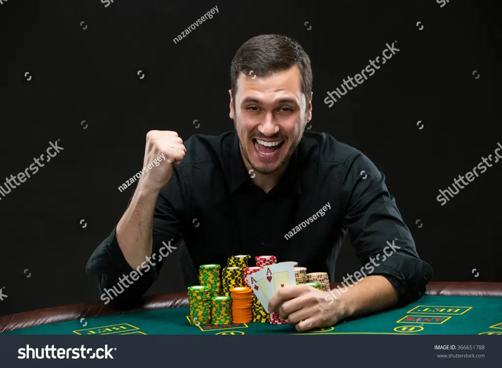 Gambar pemain poker yang bahagia