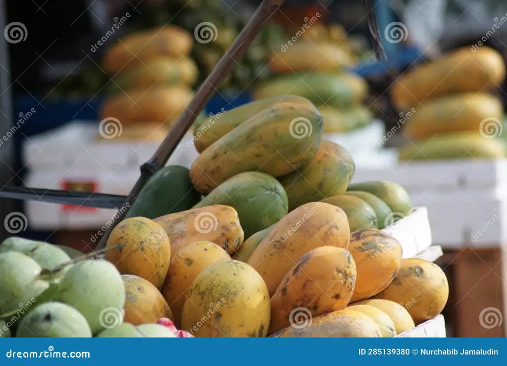 Suasana Pasar Tradisional di Kotabumi