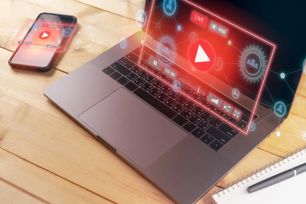 Gambar laptop menampilkan antarmuka layanan streaming