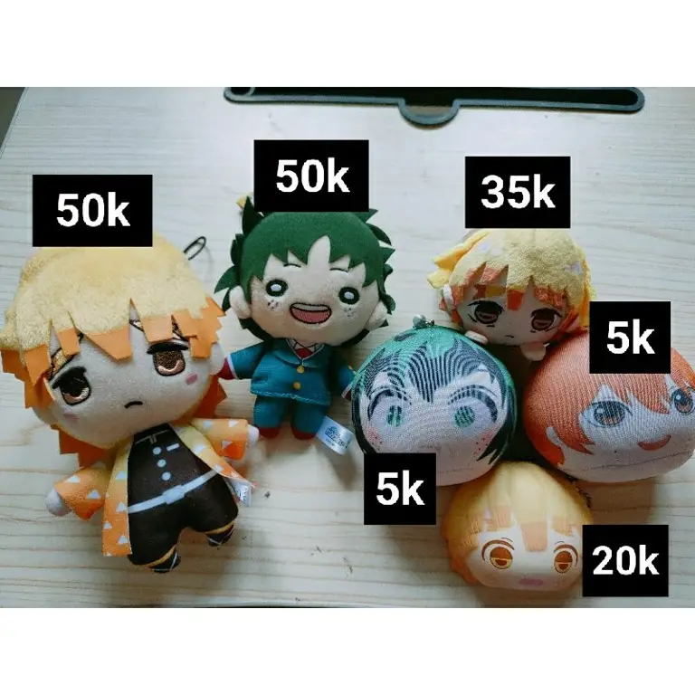 Gambar merchandise Haikyuu!! yang dijual di Indonesia