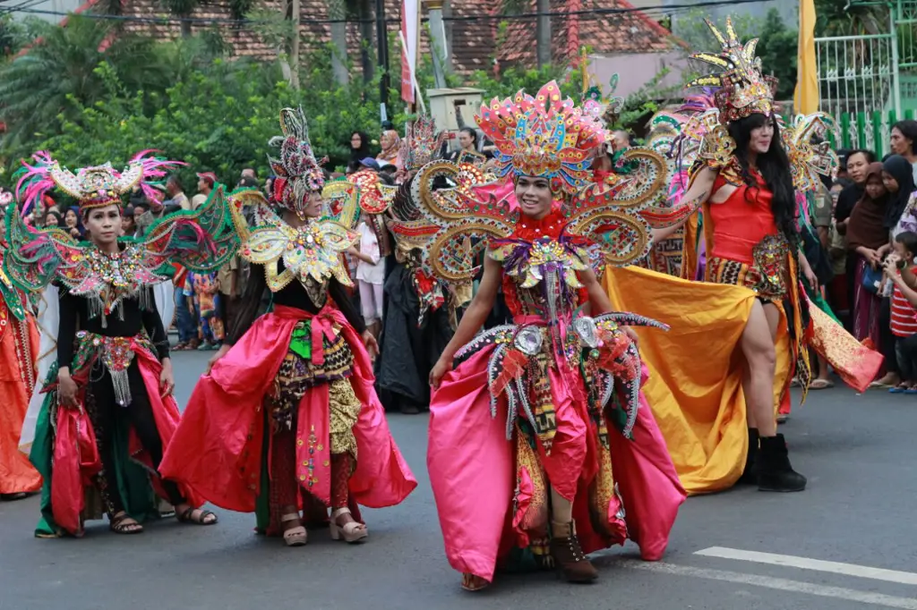 Meriahnya Pawai Budaya dalam Rangkaian HUT Kota Pawai Budaya HUT Kota Bandar Lampung
