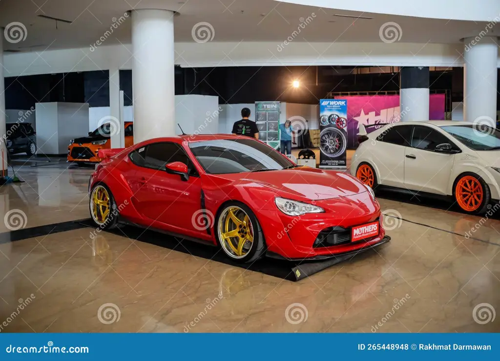 Gambar modifikasi mobil yang keren dan unik