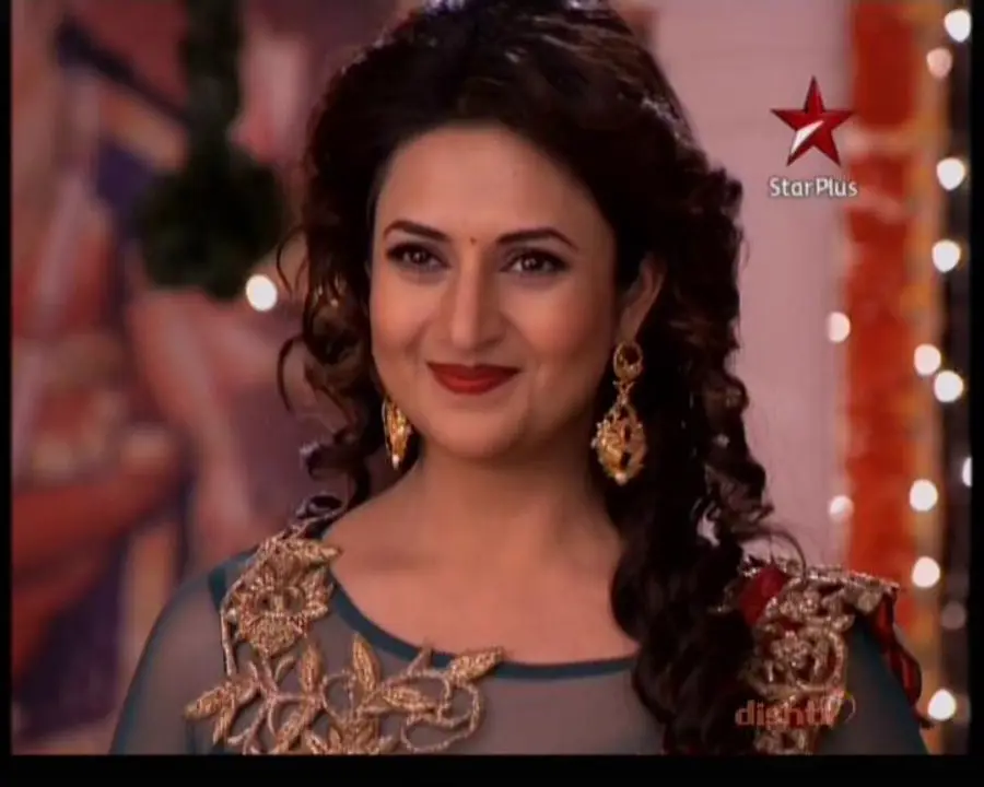 Gambar cuplikan adegan Yeh Hai Mohabbatein episode 1100