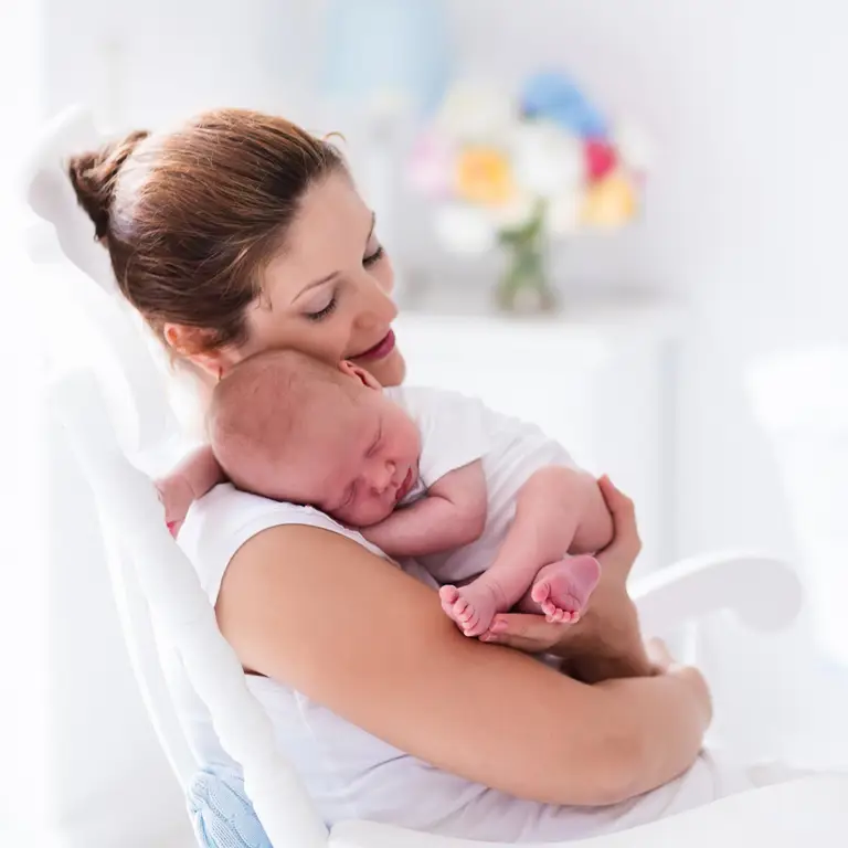 Ibu dan bayi perempuan