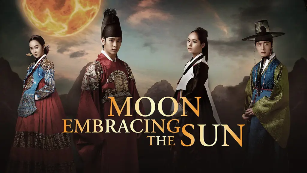 Adegan menegangkan dari episode 10 The Moon That Embraces the Sun