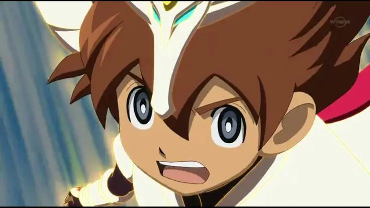 Momen menegangkan dalam pertandingan Inazuma Eleven Gambar adegan pertandingan sepak bola Inazuma Eleven