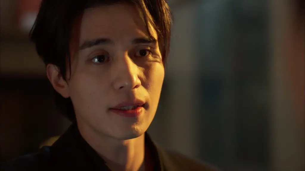 Momen menegangkan di episode 10 Gambar adegan kunci dari Bad and Crazy episode 10