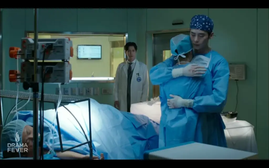 Screenshot adegan menegangkan dari Doctor Stranger episode 4